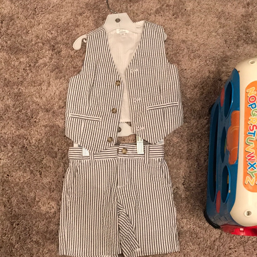 Vest and shorts outfit